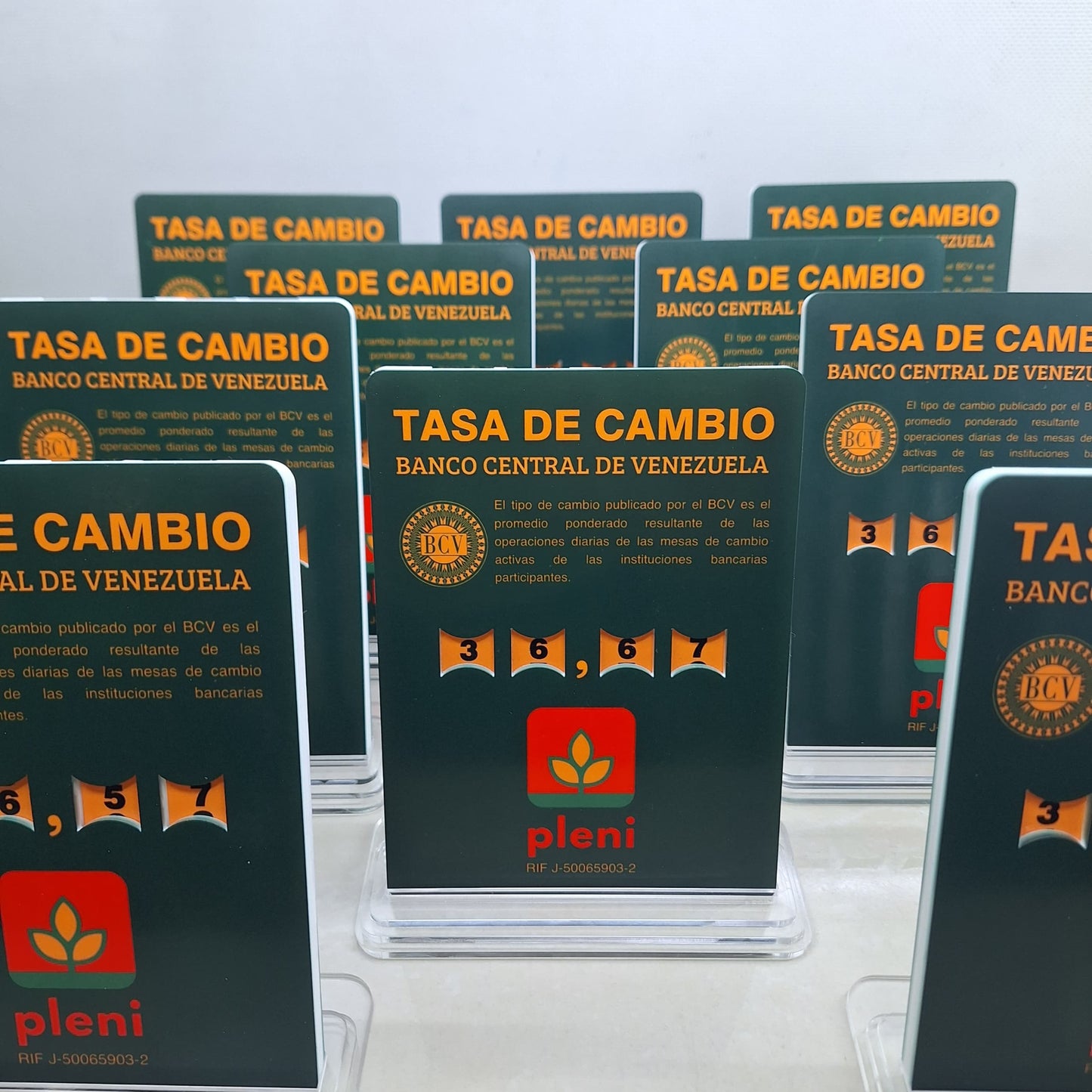 Hablador tasa BCV en acrilico blanco sublimado full color con números integrados