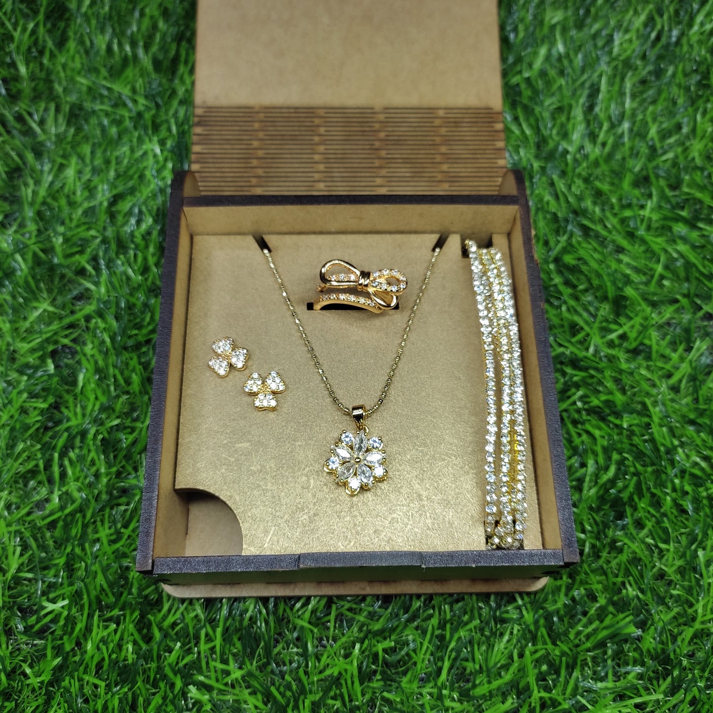 Set Joyero - Flor Radiante